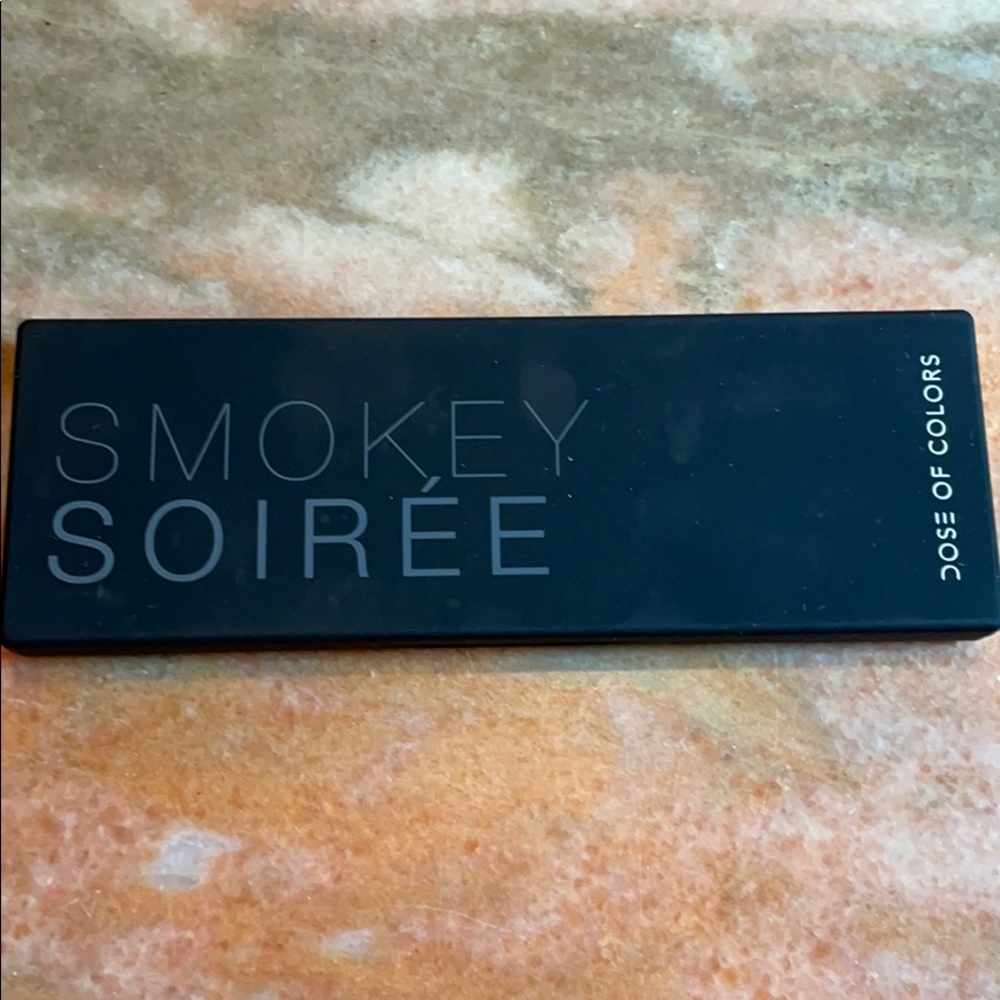 DOSE OF COLORS Smokey Soirée shadow palette